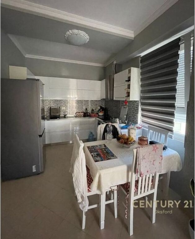 Apartament 1+1 Për Shitje në Fresk, Tiranë