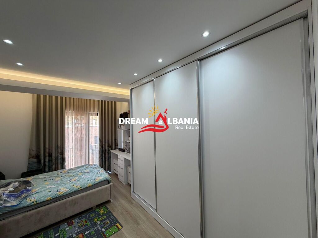 Affittasi 2+1+2 e parcheggio incluso a Kodra e Diellit 2 (ID 42215517)