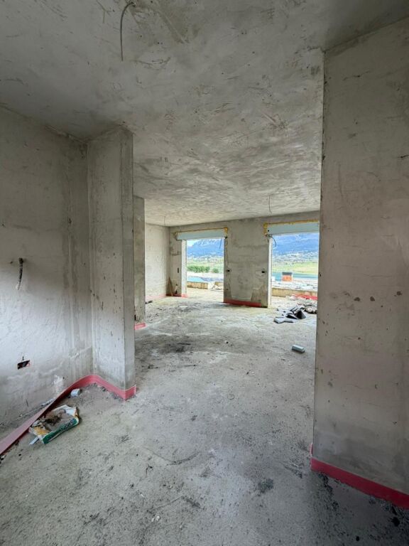 🏡 VILLA SU DUE PIANI IN VENDITA – Swan Residence 🏊‍♂️ Piscina privata: 33,2 m² | 🚗 Parcheggio privato: 37,36 m²