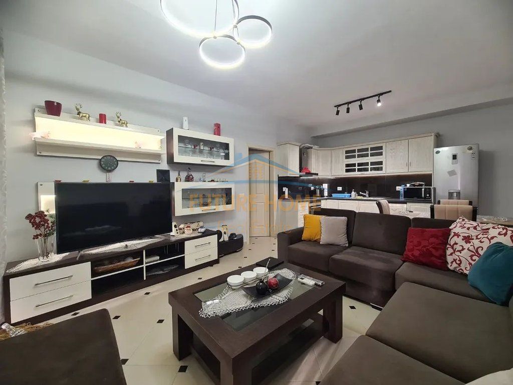 Qera,Apartament 2+1+2 ,Yzberisht