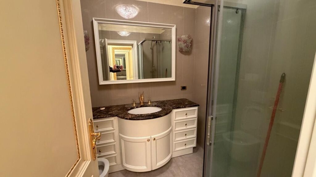 QERA-APARTAMENT 2+1, PAZARI I RI ,TIRANE