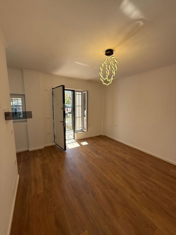 Shitet Garsoniere"Rr.Sulejman Delvina"