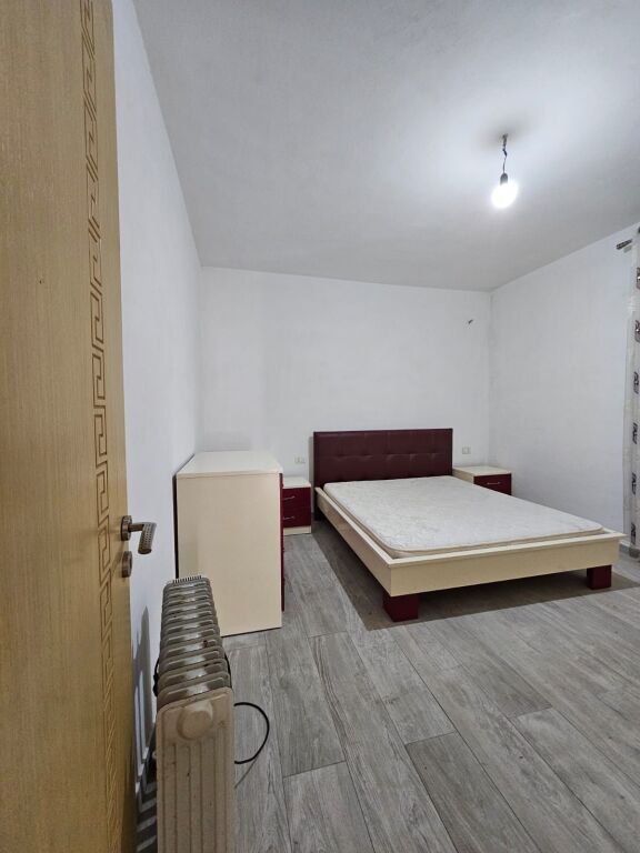 APARTAMENT 2+1 ME QERA TE ZONA E STADIUMIT, DURRES!