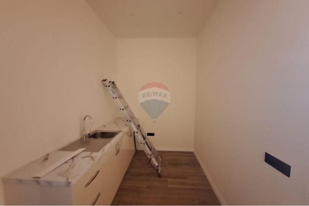 Ambient Biznesi me qera ne Fresk