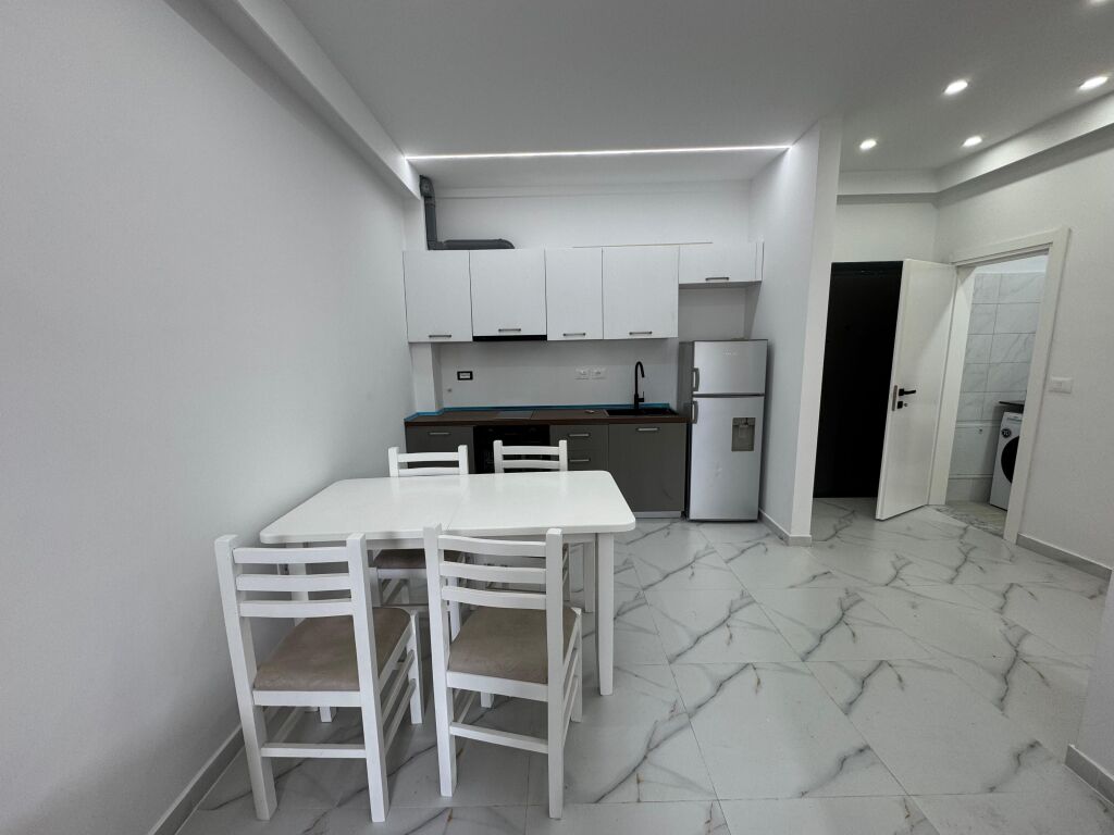Shitet Apartament 1+1 pallat ekzistues 1+1 qender durres