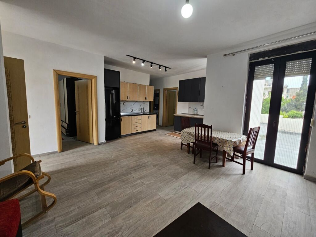 APARTAMENT 2+1 ME QERA TE ZONA E STADIUMIT, DURRES!