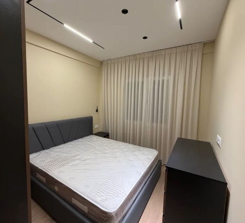 Affitto | Appartamento 2 + 1+2 | Via Azem Galica | 650 €/mese