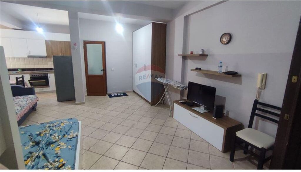 🏡 Garsoniere për Shitje – Lungomare, Vlorë