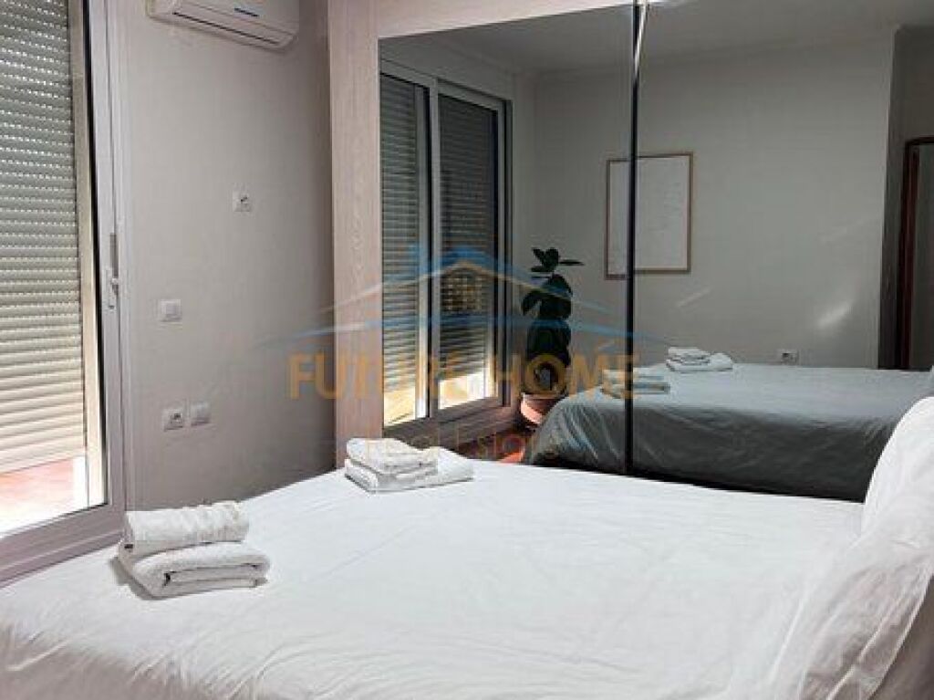 Shitet, Apartament 2+1+2+Verandë , Bllok