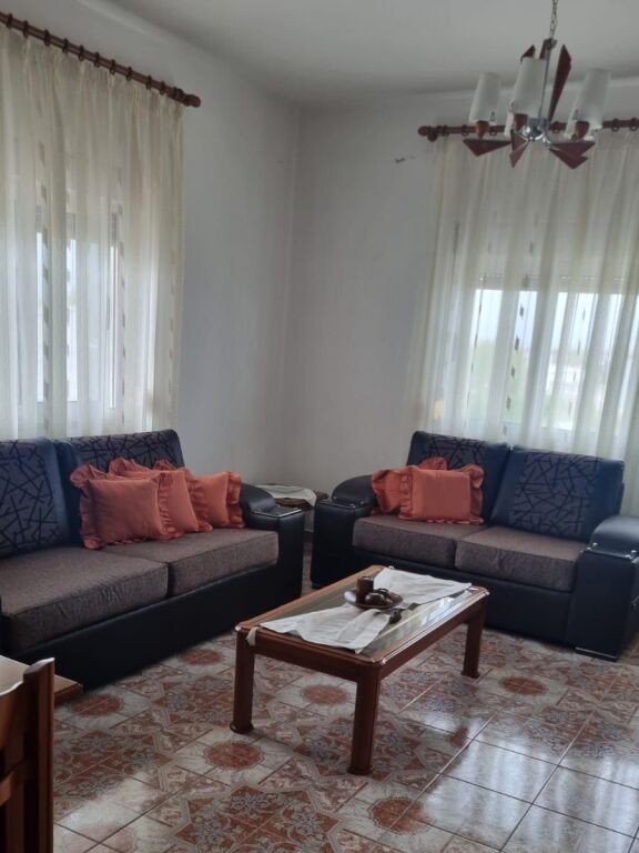 JEPET ME QERA KATI 2 I NJE VILE PRANE KANTINES SKËNDERBEU, DURRËS