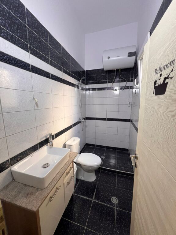 APARTAMENT ME QIRA 2+1 TE FONDACIONI ELEONORA