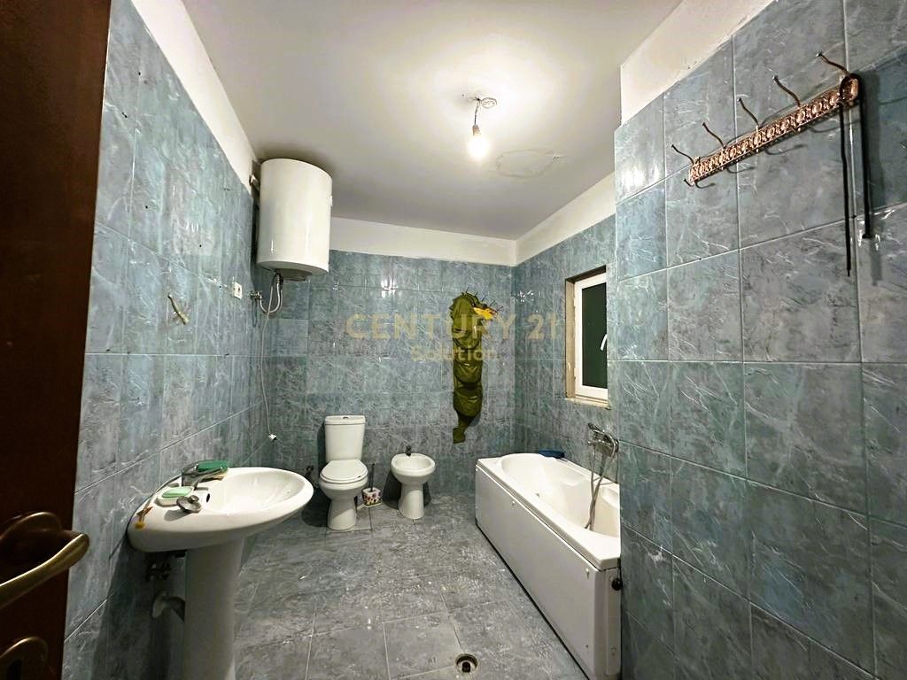 SHITET APARTAMENT 2+1 TE KTHESA KAMZES!