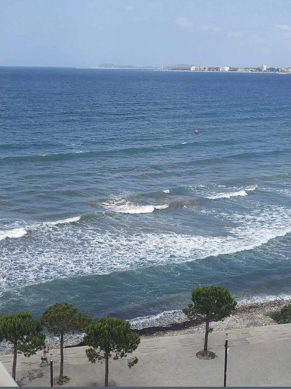 Shiten 8 apartamente 2+1 dhe 1+1,Lungomare,Vlore