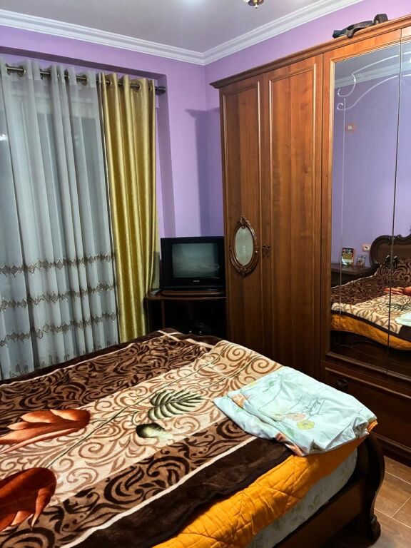 Affittasi 1+1 Via Frosina Plaku Vicino a 21 Dhjetori 500€