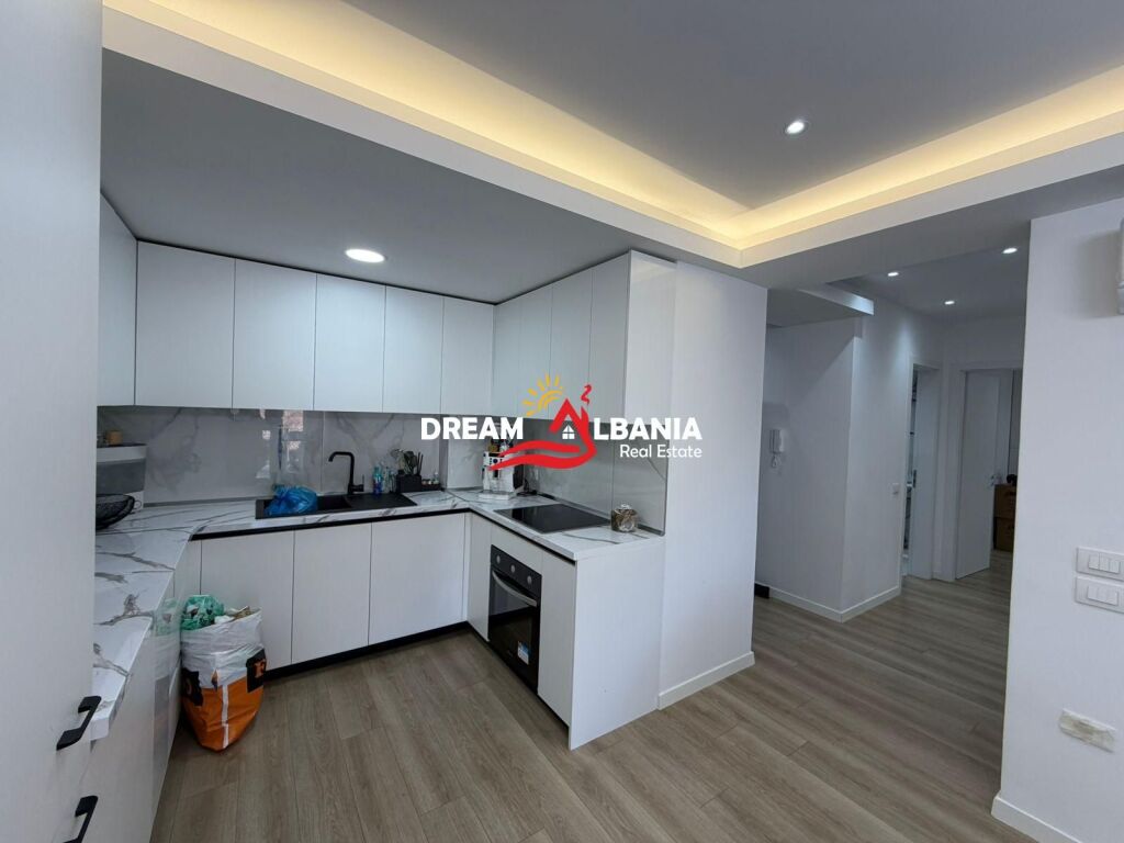 Affittasi 2+1+2 e parcheggio incluso a Kodra e Diellit 2 (ID 42215517)