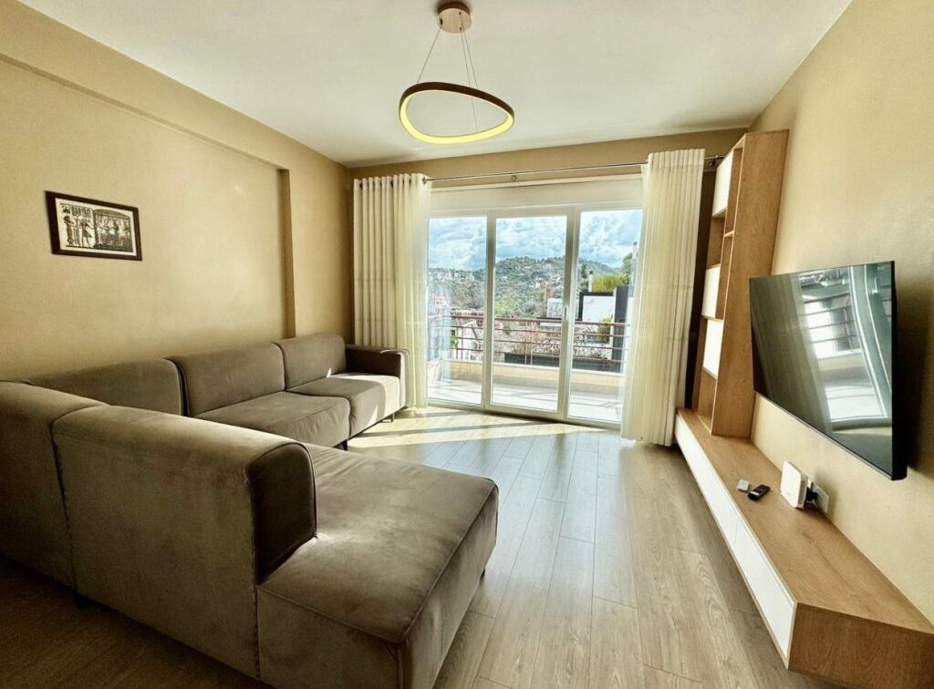 📣Shitet Apartament 2+1 te Kompleksi FZ te Liqeni i Thate.