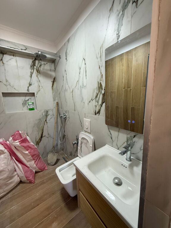 Shitet Garsoniere"Rr.Sulejman Delvina"