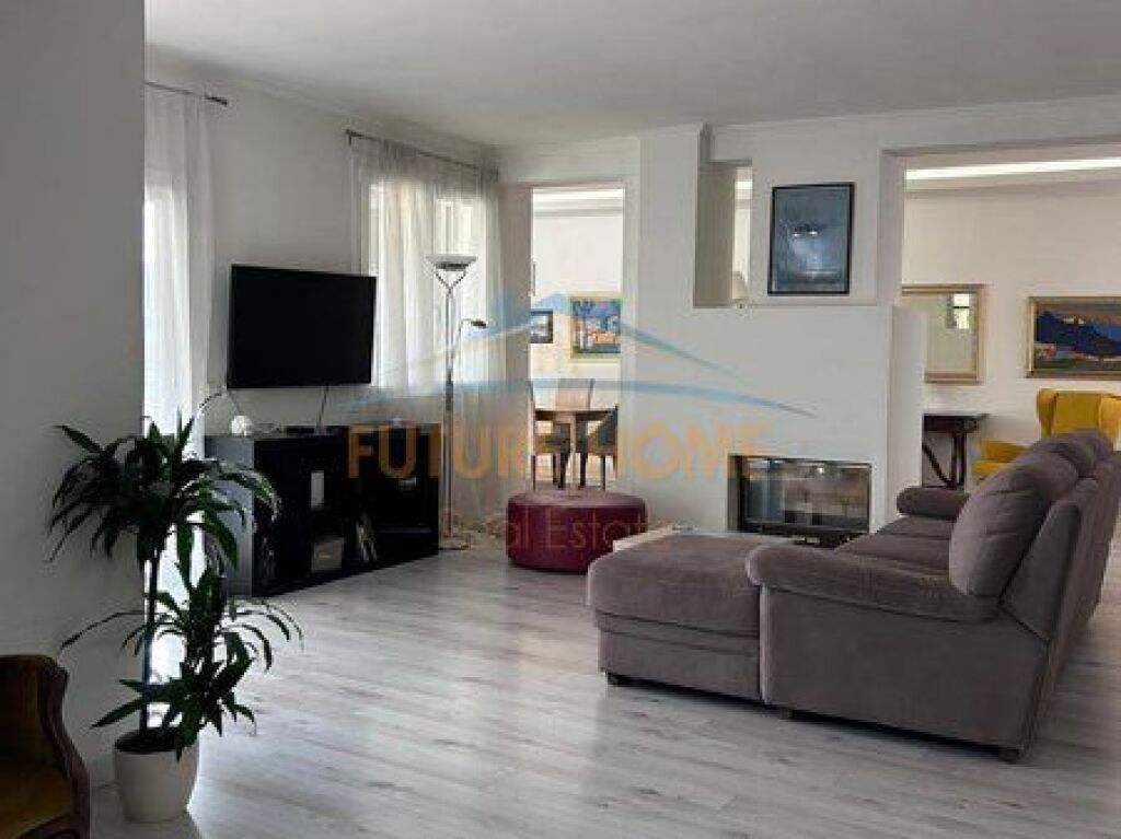 Shitet, Apartament 2+1+2+Verandë , Bllok