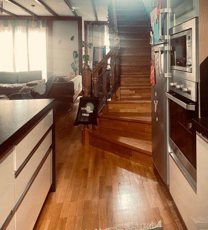 two-storey villa for rent in Sauk