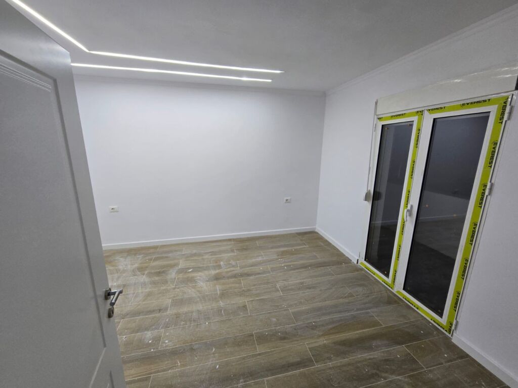 Super Apartament Per Shitje 1+1  Ne Lagjen 13. Rruga Rruga Rexhep Telaj✨️