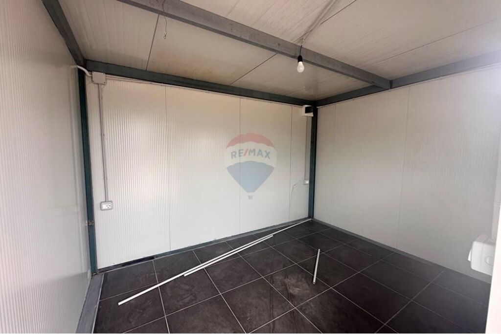 Truall - Për Qira - Prush, Tiranë