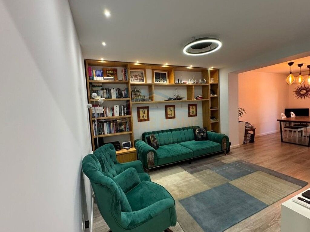 Shitet, Apartament 2+1, Blloku