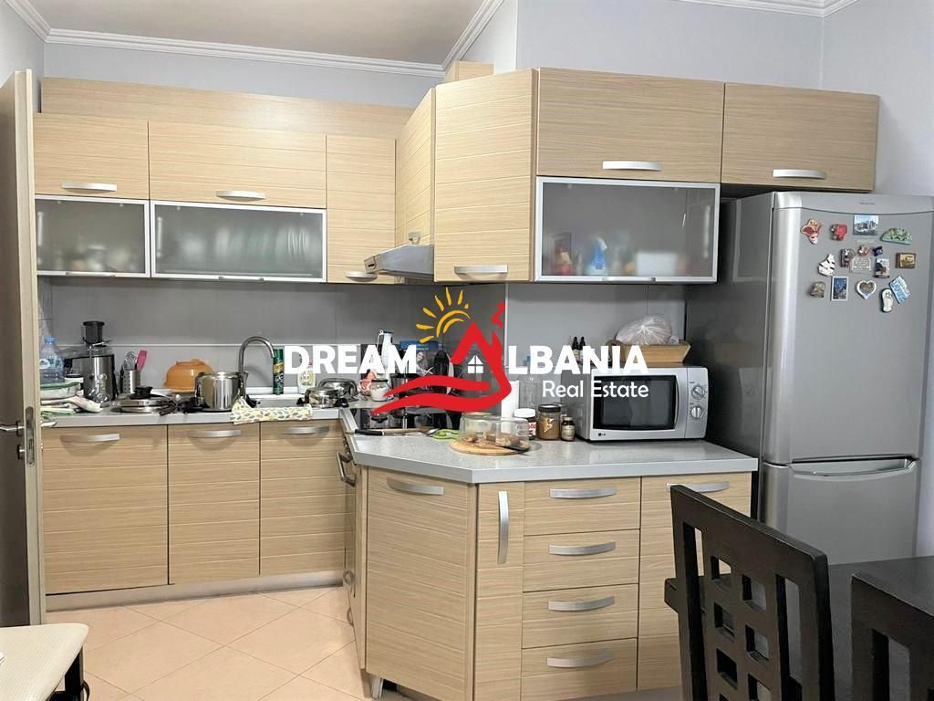 Apartament 1+1 me qera ne rrugen Mine Peza prane Prokurorise se rrethit ne Tirane (ID 4211889)