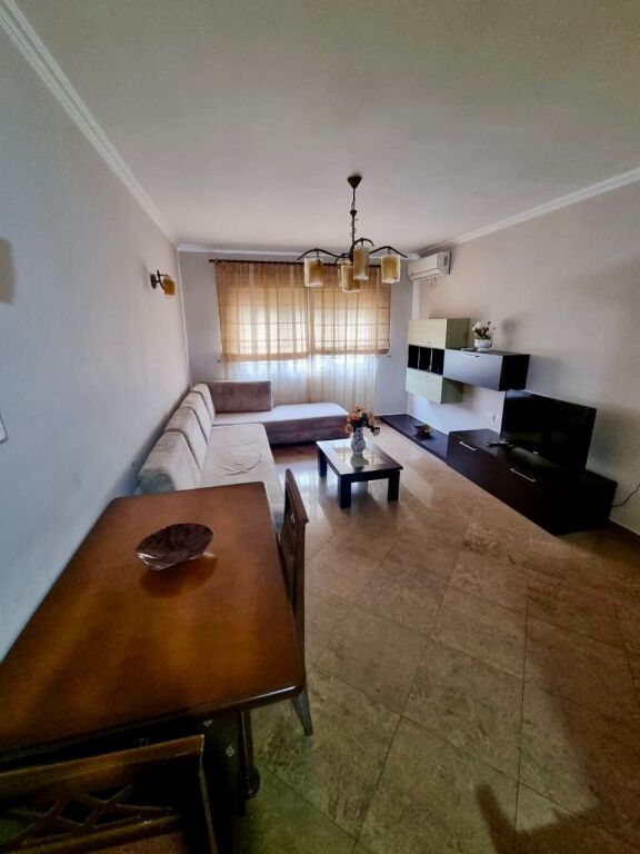 📣 AFFITTO Appartamento 1+1 📍 Vicino al Liceo "Petro Nini Luarasi" ✨