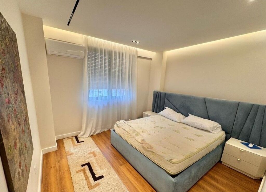 APARTMENT 2+1 NEAR THE NEW MARKET!