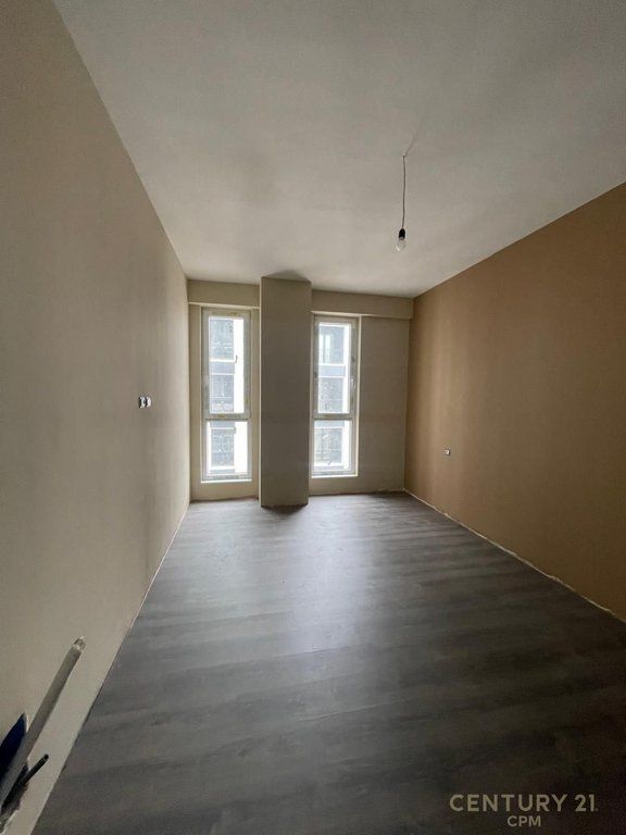 VENDESI APPARTAMENTO 3+1+2 PRESSO IL MUNICIPIO DI PARIGI, BEGA07