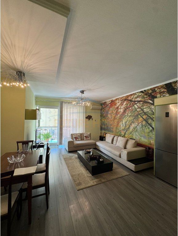 Qira, Apartment 2+1+Parking Space, Rruga Barrikadë, Tiranë