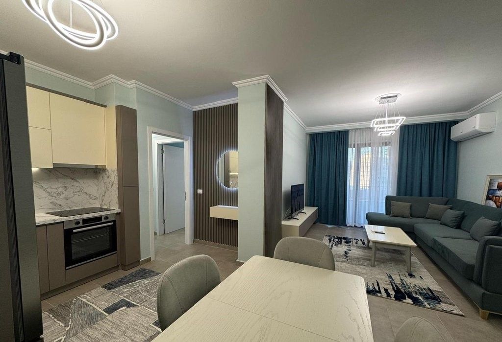 Super Appartamento 2+1+2, vicino alla Stazione dei Treni, all'inizio del Nuovo Boulevard!