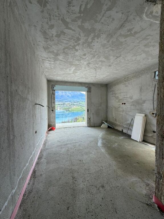 🏡 VILLA SU DUE PIANI IN VENDITA – Swan Residence 🏊‍♂️ Piscina privata: 33,2 m² | 🚗 Parcheggio privato: 37,36 m²