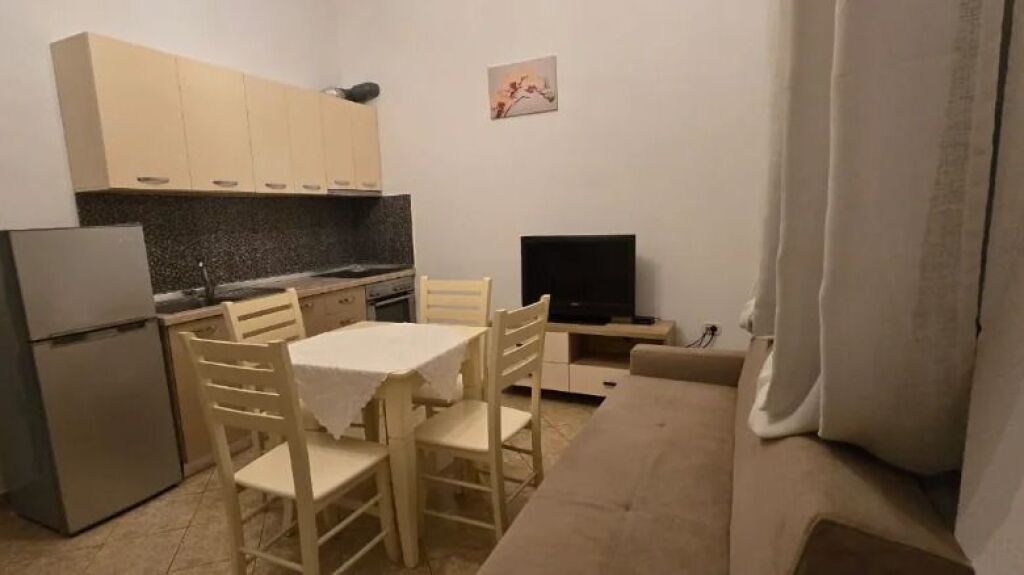 Rent | Private house 1 + 1 | Jordan Misja | 330 €/month