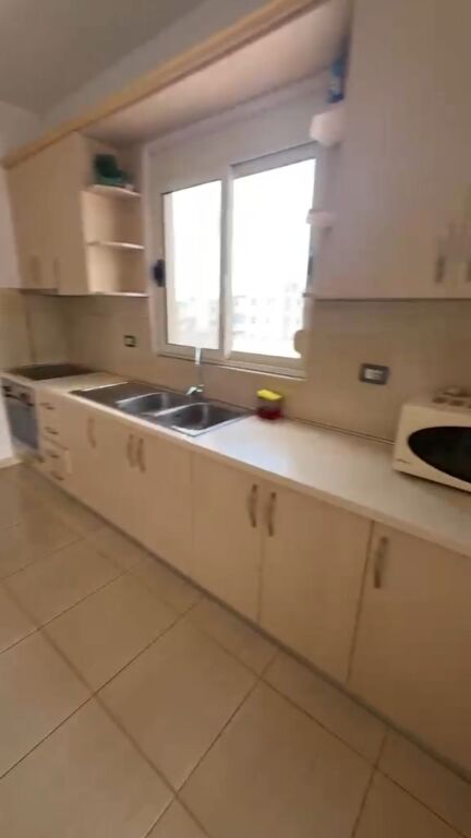 Garsionere 25000 leke.Yzberisht