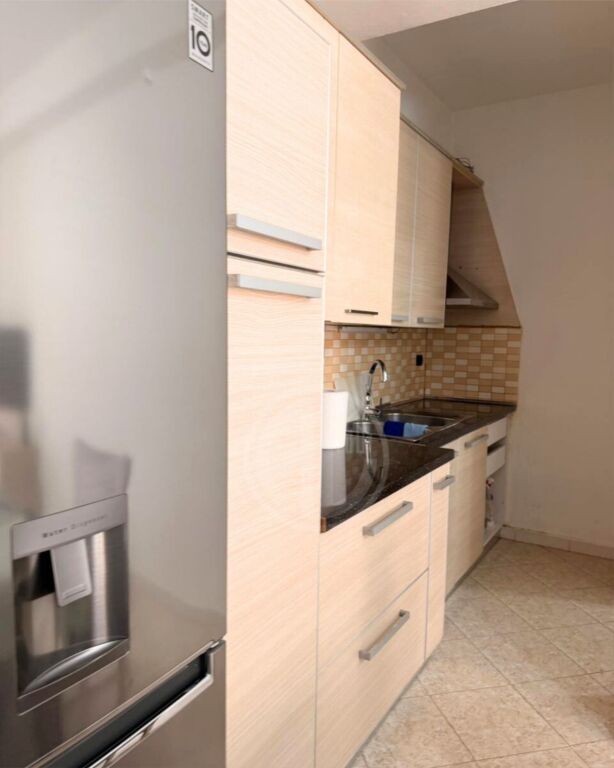 Apartament 1+1 për qira – pranë Pallatit të Sportit