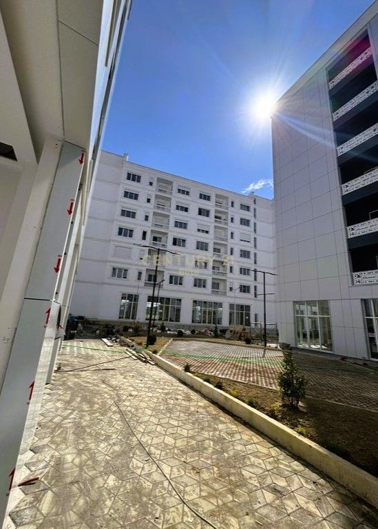 Shitet Apartament 2+1+2 në Kompleksin White Power, Kamez Qendër, Tiranë
