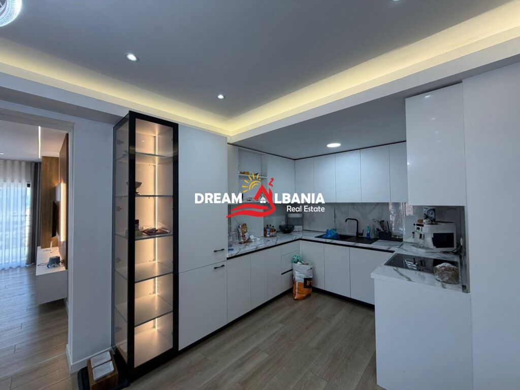 Affittasi 2+1+2 e parcheggio incluso a Kodra e Diellit 2 (ID 42215517)