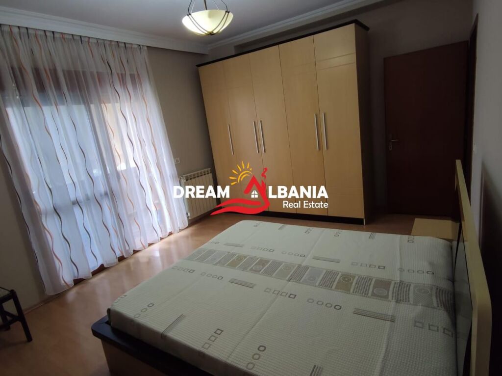 Jepet me Qera Apartament  1+1 tek Rruga e Elbasanit, pranë Shkollës së Baletit ( ID 4211819 )