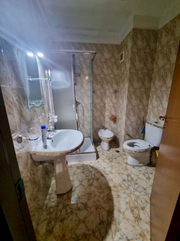 📣 AFFITTO Appartamento 1+1 📍 Vicino al Liceo "Petro Nini Luarasi" ✨