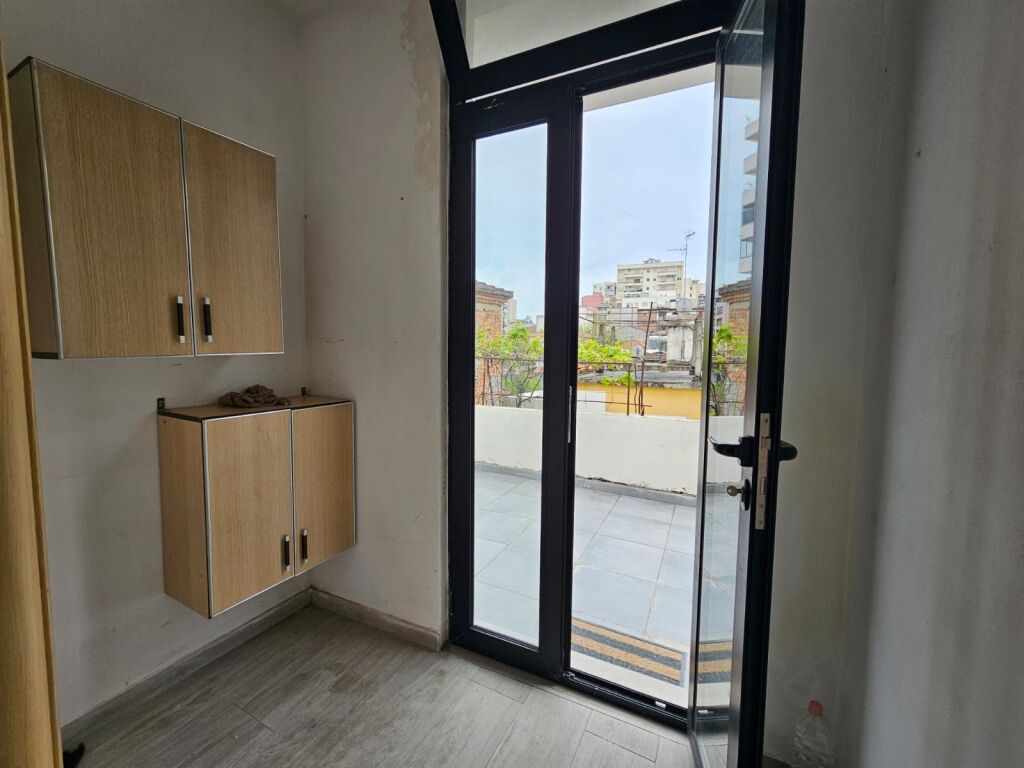 APARTAMENT 2+1 ME QERA TE ZONA E STADIUMIT, DURRES!