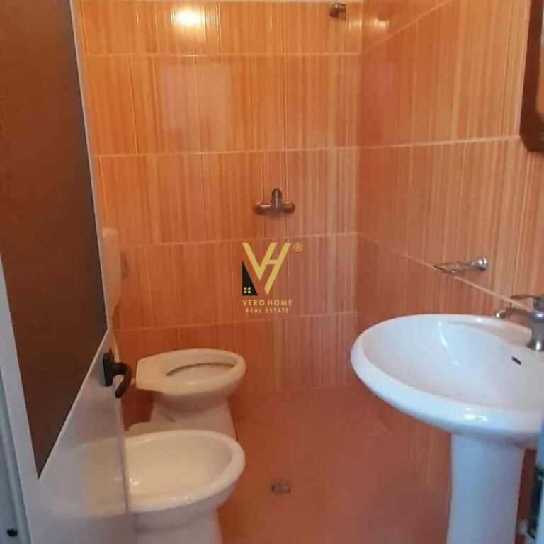 SHITET OBJEKTI LOKAL+ SHTEPI NE DURRES 45.000.000 LEKE