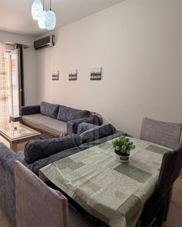 Apartament 1+1 për qira – pranë Pallatit të Sportit