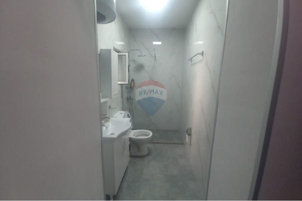 Apartment - For Rent - 9 Floors, Tirana