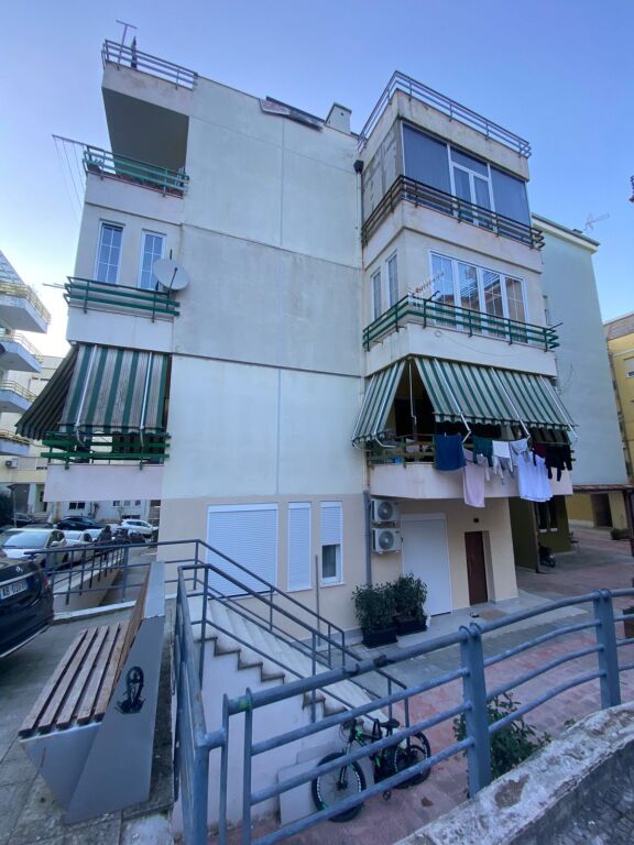 Jepet me qera Liqeni That 1+1 mobiluar 650 eu