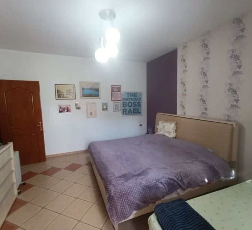 Qera | Vilë 5 + 1 | Kombinat | 800 €/muaj