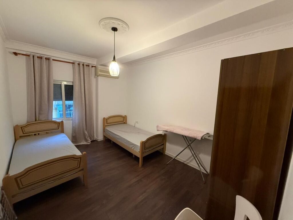 📣 QERA Apartament 2+1 📍 Rruga "Don Bosko" ✨  🏢 Ndertim Ekzistues 🪜 Kati 2 (Pa Ashensor) 📐 Siperfaqe 85 m2 🛋️ I Mobiluar  💶 Cmimi 55.000 Leke/Muaj