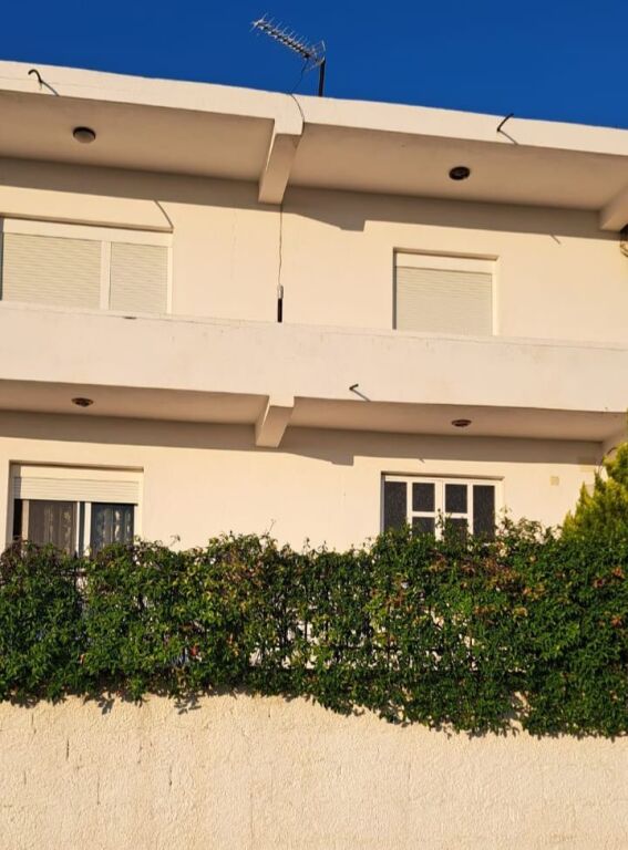 JEPET ME QERA KATI 2 I NJE VILE PRANE KANTINES SKËNDERBEU, DURRËS
