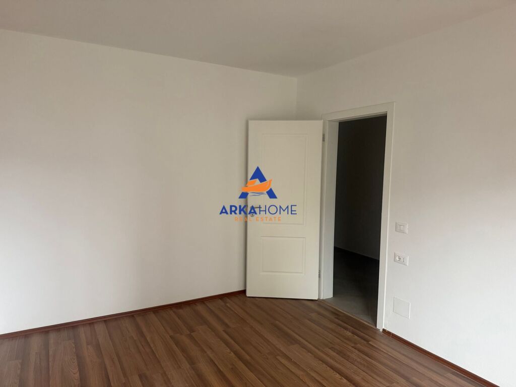 JEPET ME QERA APARTAMENT 2+1+BALLKON "VILA L ASTIR" 370 EURO