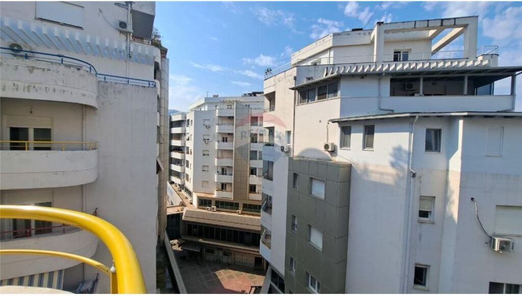 🏡 APARTAMENT 2+1+2 NË SHITJE – BLV. ISMAIL QEMALI, VLORË 🌇